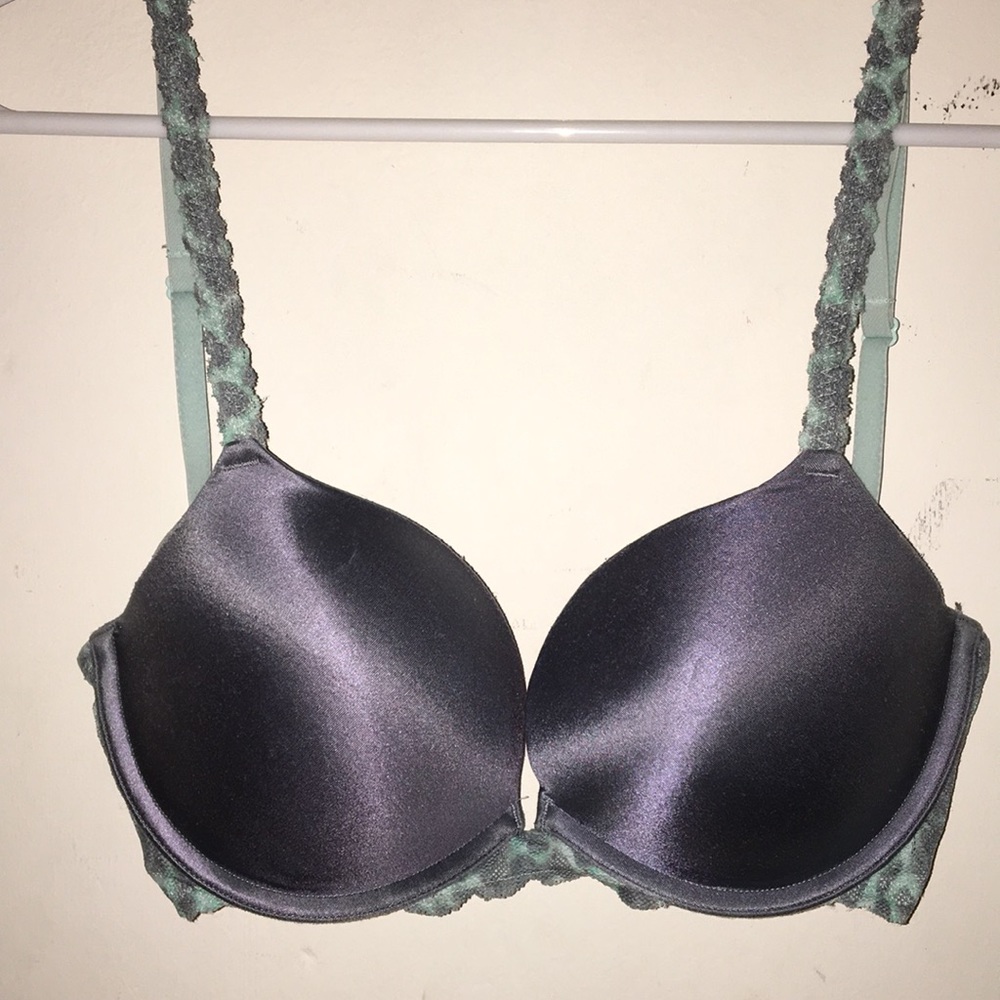 Victoria’s Secret Pink bra